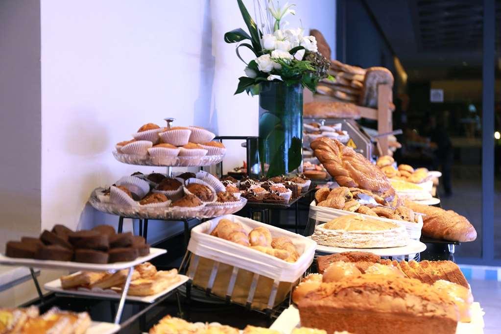 מלון מרקש Kenzi Farah מתקנים תמונה A selection of cakes