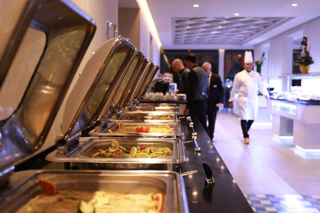 מלון מרקש Kenzi Farah מתקנים תמונה A buffet at a hotel