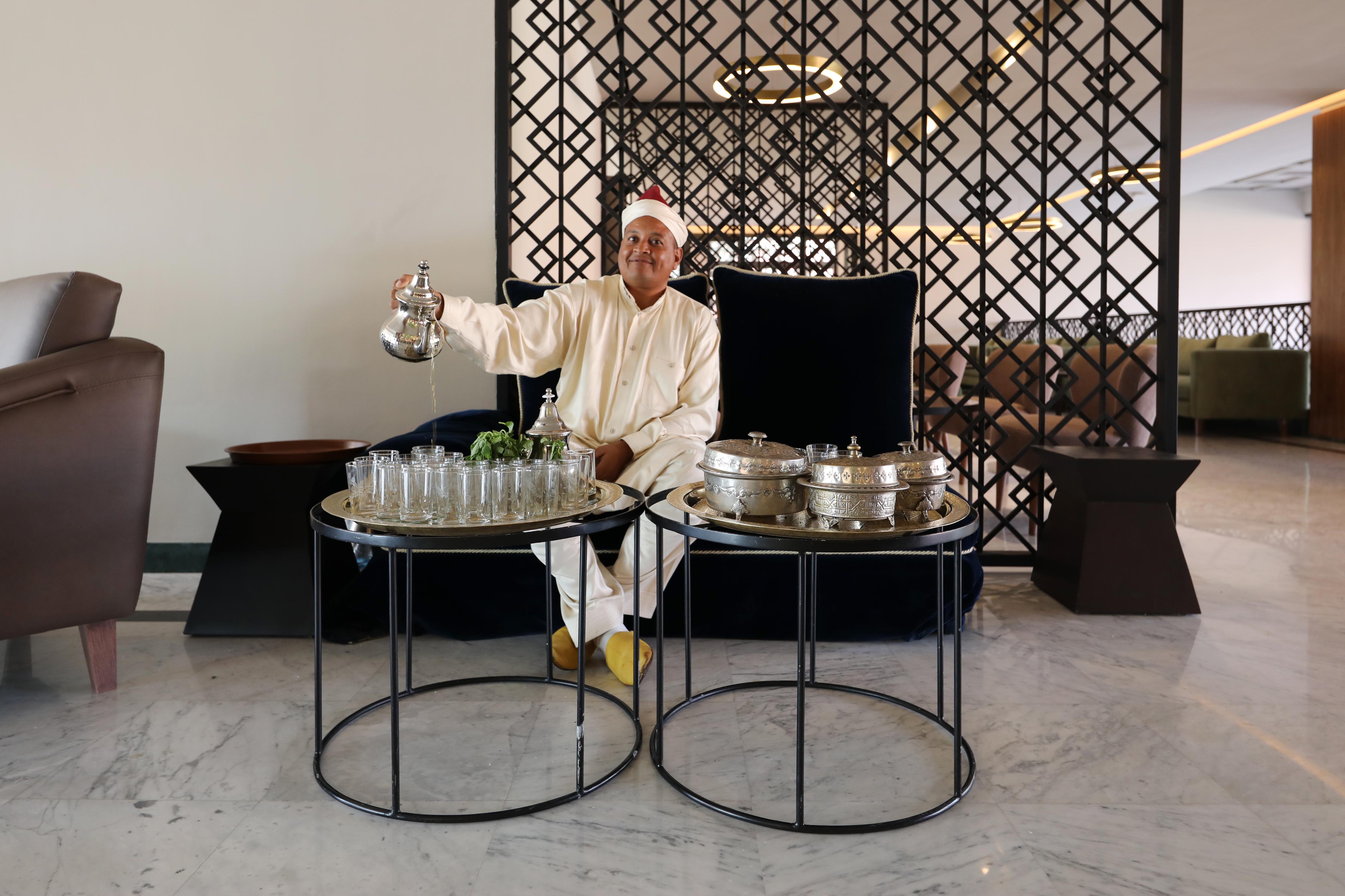 מלון מרקש Kenzi Farah מראה חיצוני תמונה A Moroccan tea ceremony