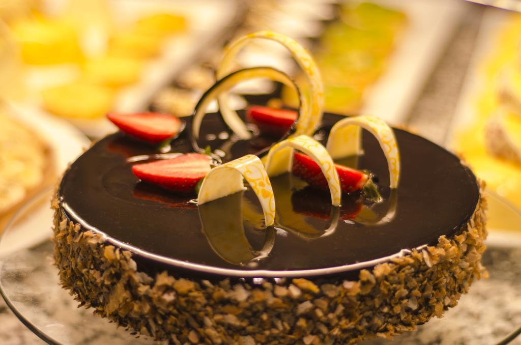 מלון מרקש Kenzi Farah מראה חיצוני תמונה A chocolate cake